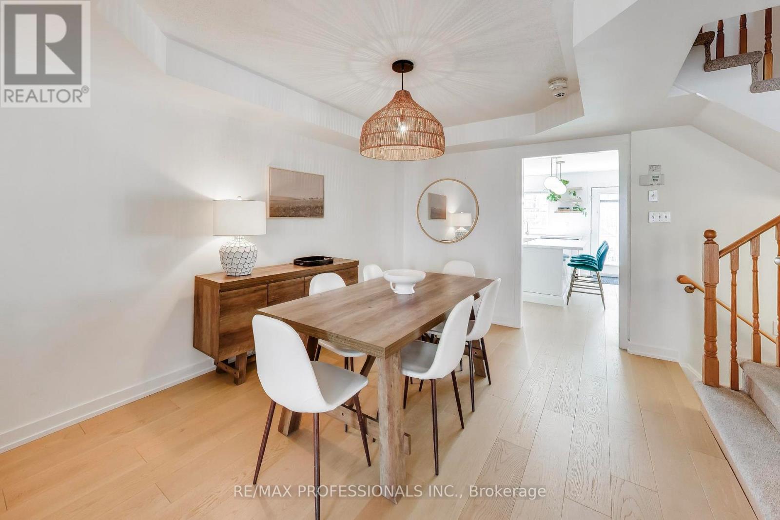 110 Littlewood Drive, Oakville, Ontario  L6H 6V2 - Photo 7 - W12912912