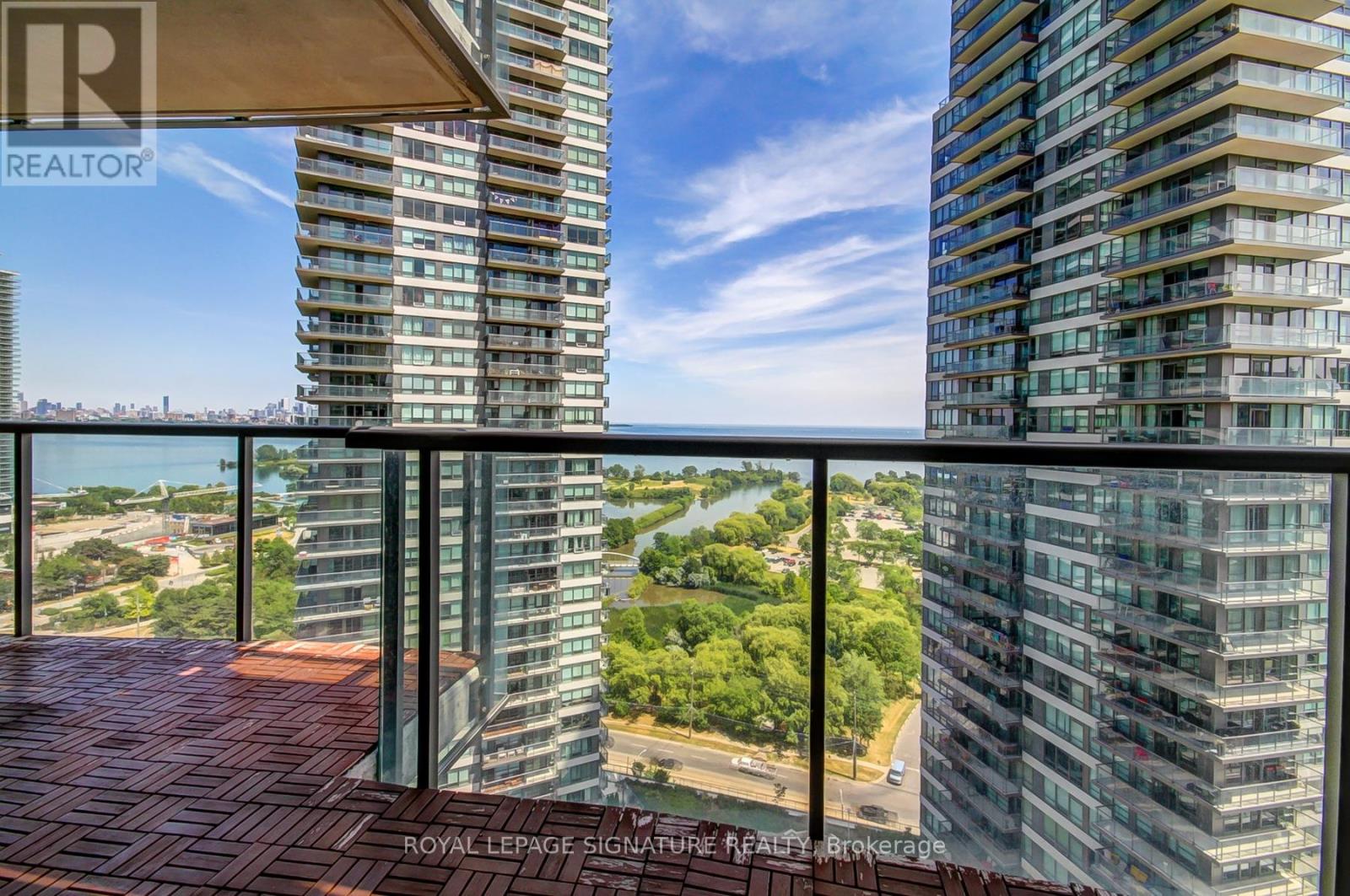 2207 - 15 LEGION ROAD S, Toronto, Ontario