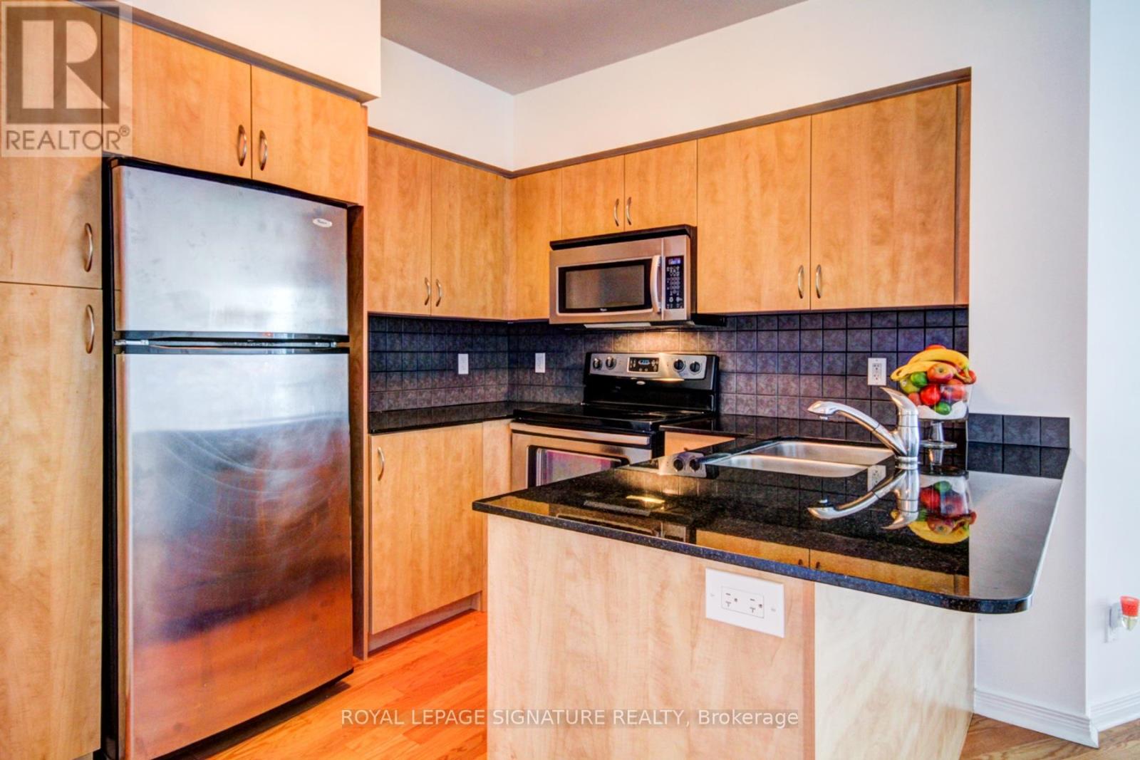 2207 - 15 Legion Road S, Toronto, Ontario  M8V 0A9 - Photo 4 - W12912928