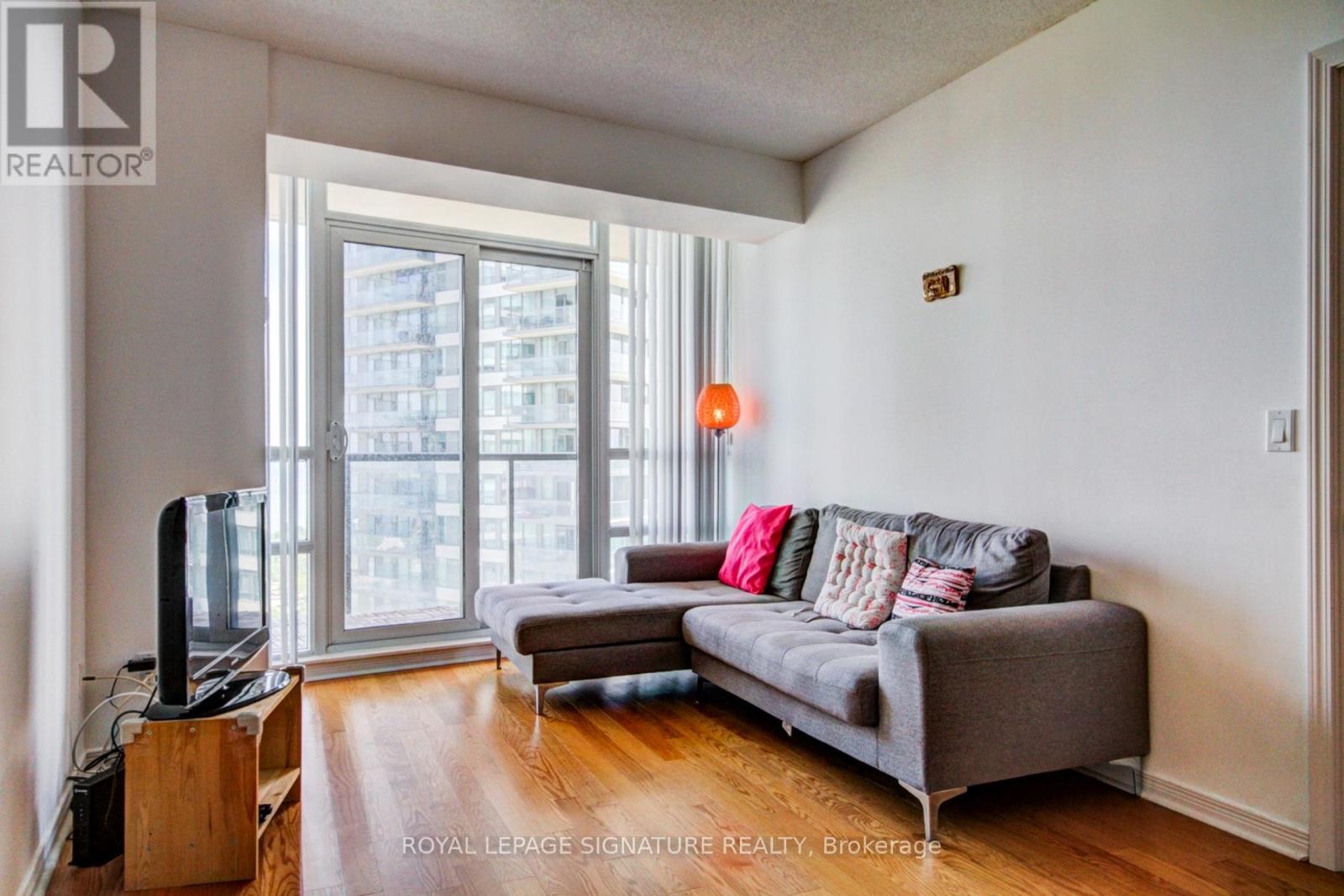 2207 - 15 Legion Road S, Toronto, Ontario  M8V 0A9 - Photo 8 - W12912928