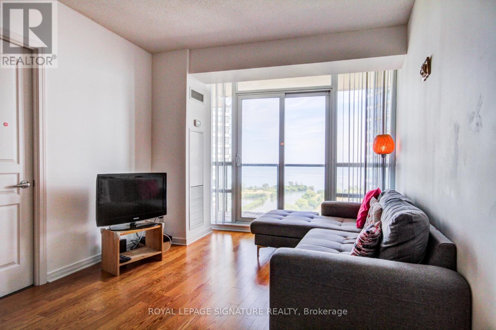 2207 - 15 Legion Road S, Toronto, Ontario  M8V 0A9 - Photo 9 - W12912928