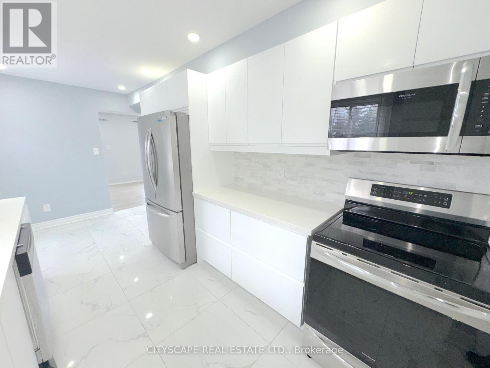 5014 Rundle Court, Mississauga, Ontario  L5M 4A3 - Photo 10 - W12912936