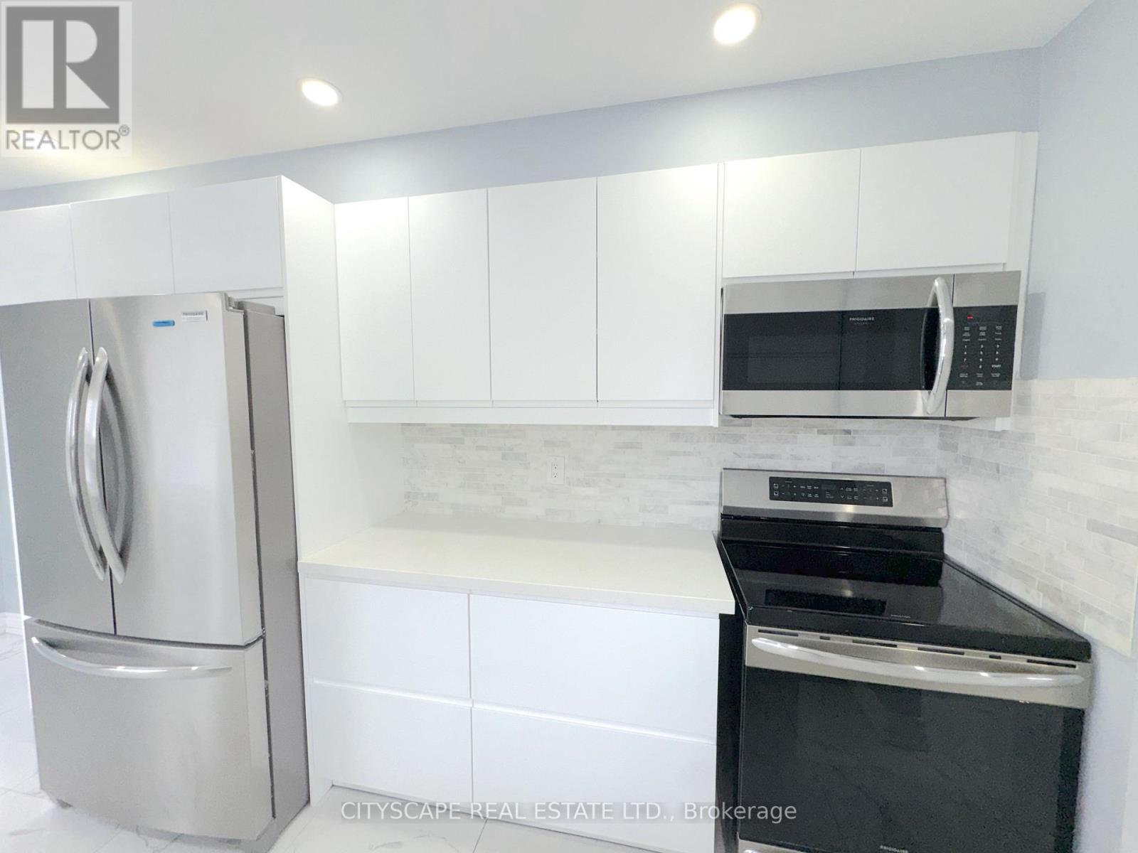 5014 Rundle Court, Mississauga, Ontario  L5M 4A3 - Photo 12 - W12912936