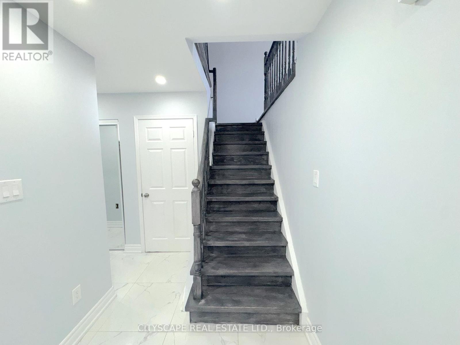 5014 Rundle Court, Mississauga, Ontario  L5M 4A3 - Photo 18 - W12912936