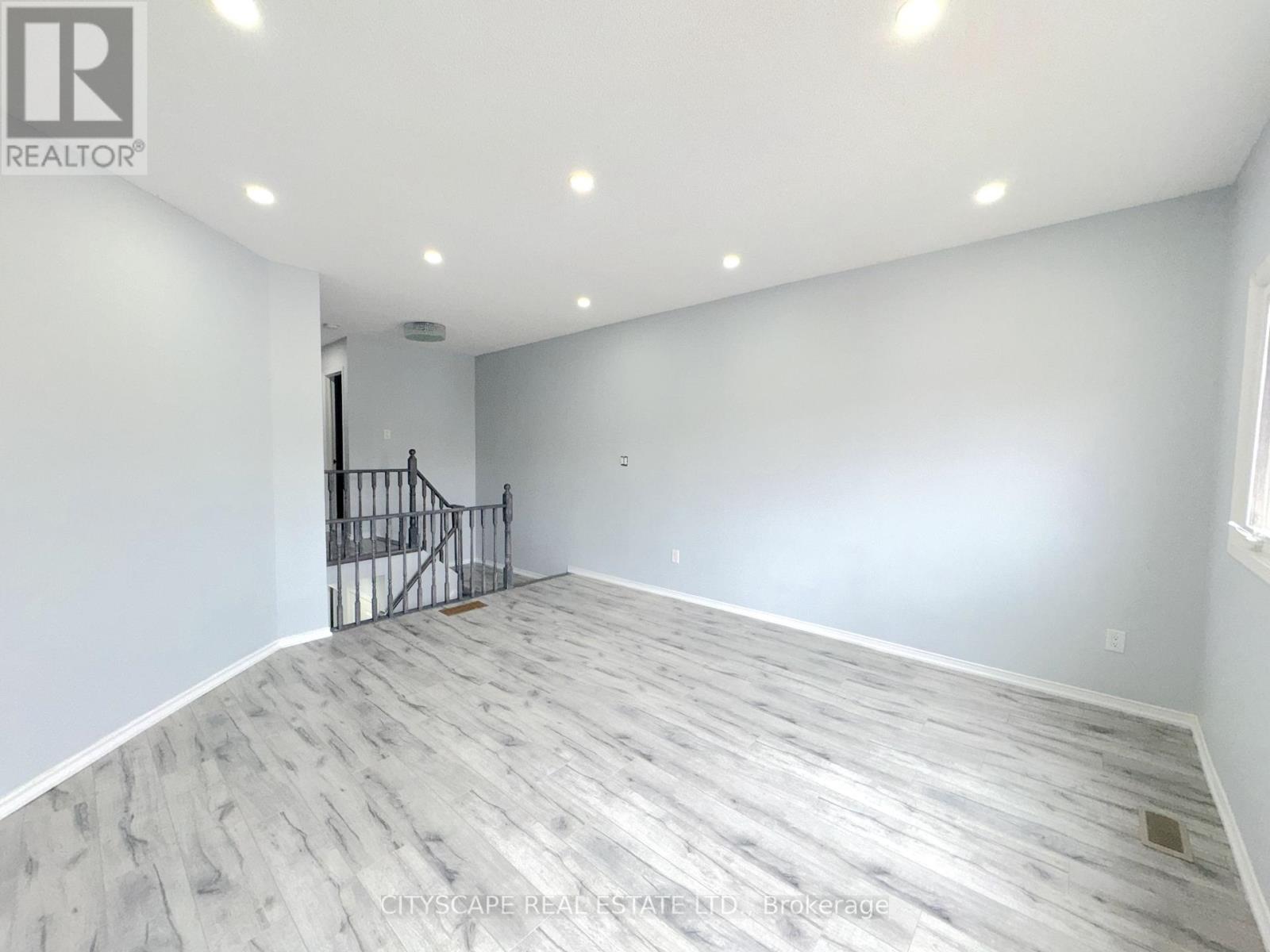 5014 Rundle Court, Mississauga, Ontario  L5M 4A3 - Photo 21 - W12912936