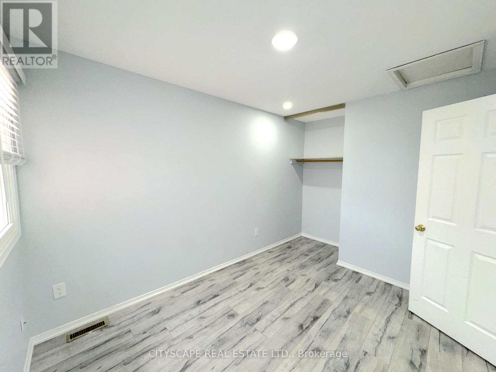 5014 Rundle Court, Mississauga, Ontario  L5M 4A3 - Photo 28 - W12912936