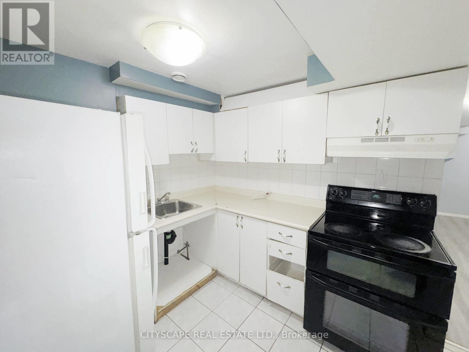 5014 Rundle Court, Mississauga, Ontario  L5M 4A3 - Photo 35 - W12912936