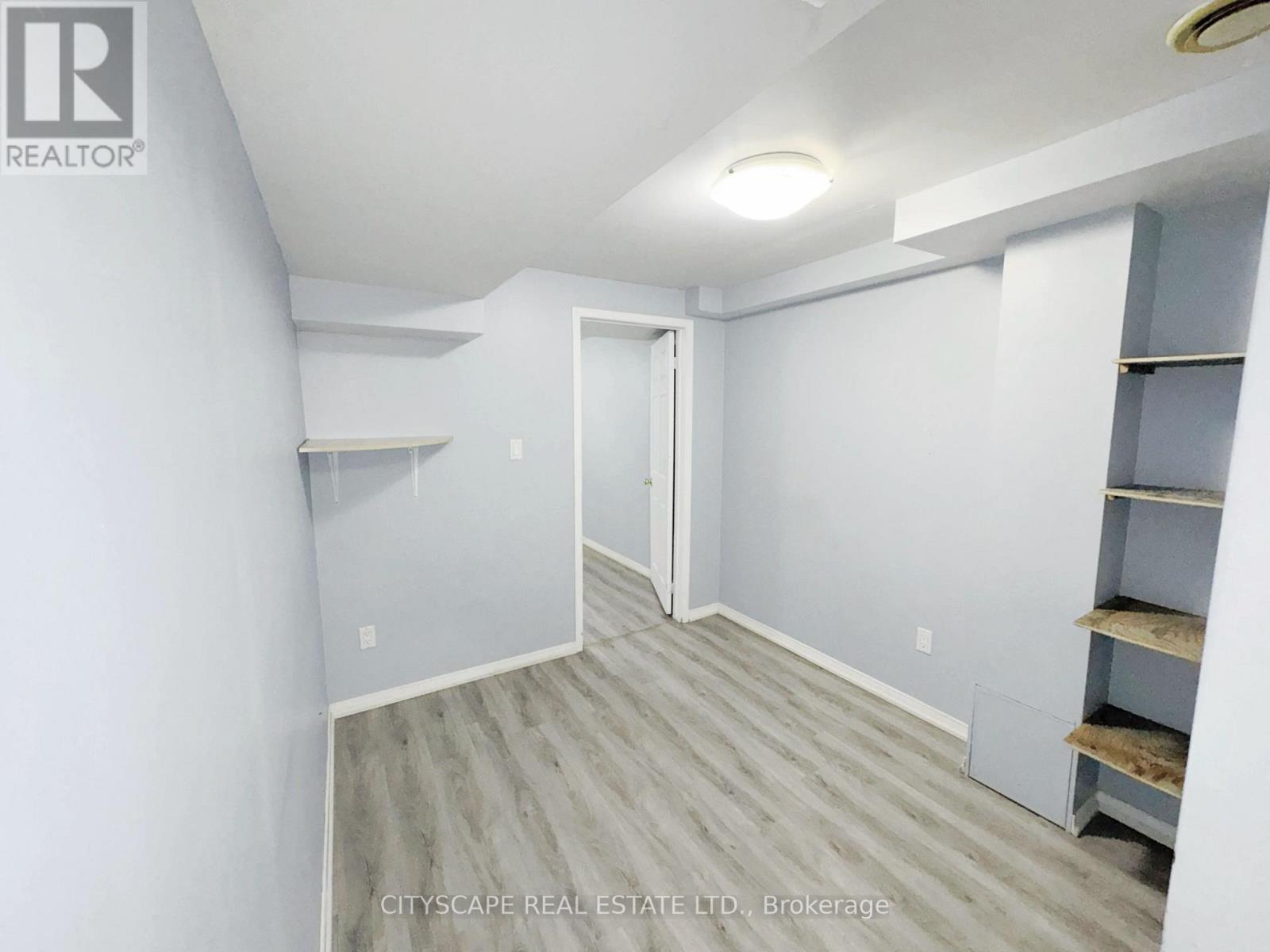 5014 Rundle Court, Mississauga, Ontario  L5M 4A3 - Photo 38 - W12912936