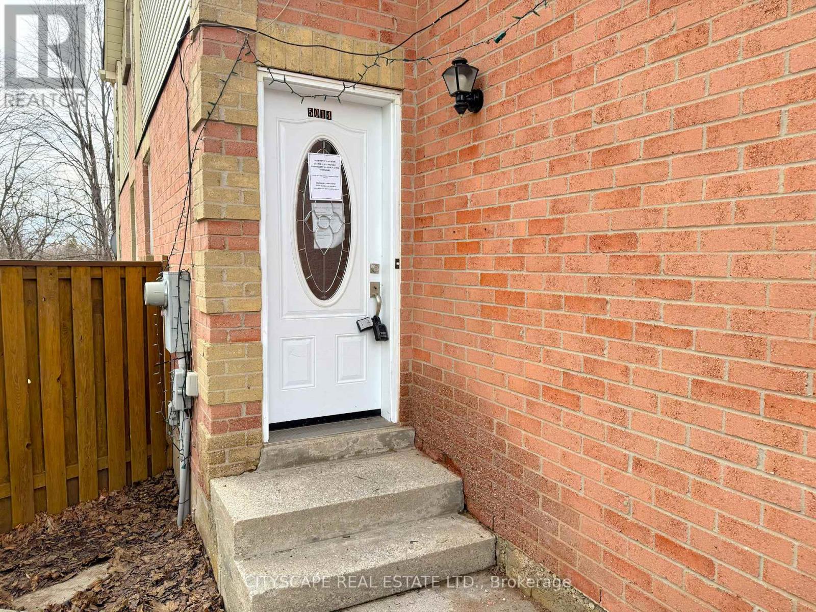 5014 Rundle Court, Mississauga, Ontario  L5M 4A3 - Photo 5 - W12912936