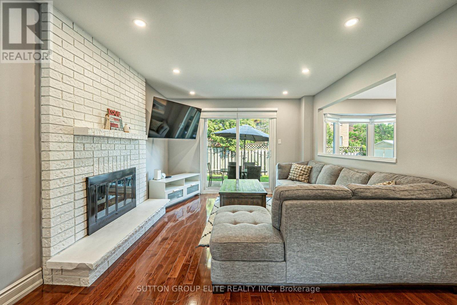 298 Fredericksburg Court, Mississauga, Ontario  L4Z 2T2 - Photo 8 - W12912968