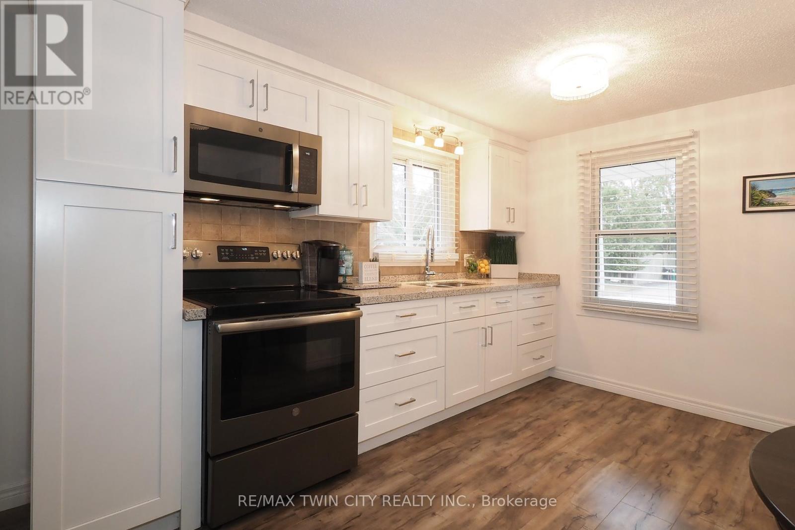 15 Milton Avenue W, Cambridge, Ontario  N3C 2Y3 - Photo 12 - X12912944