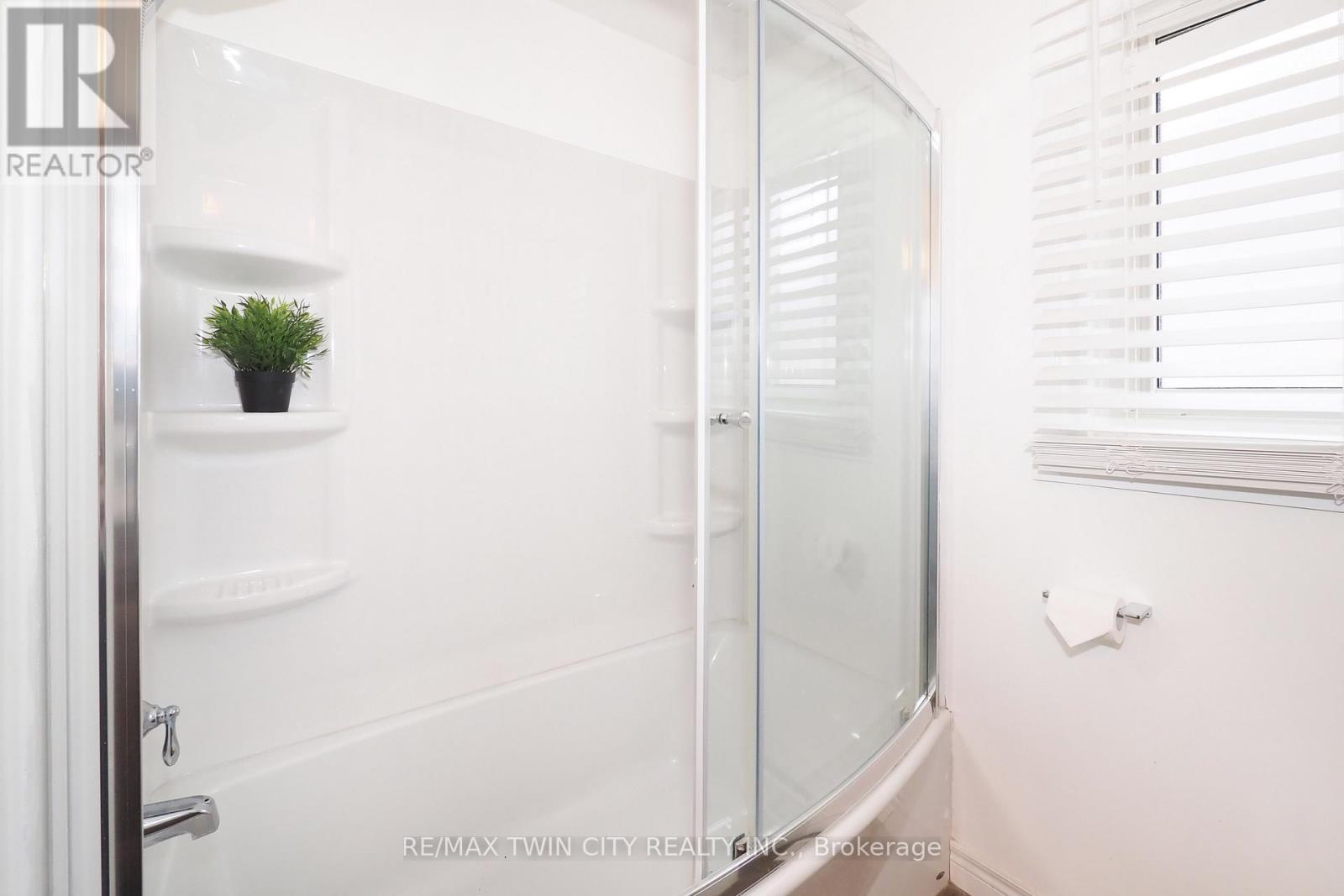 15 Milton Avenue W, Cambridge, Ontario  N3C 2Y3 - Photo 21 - X12912944