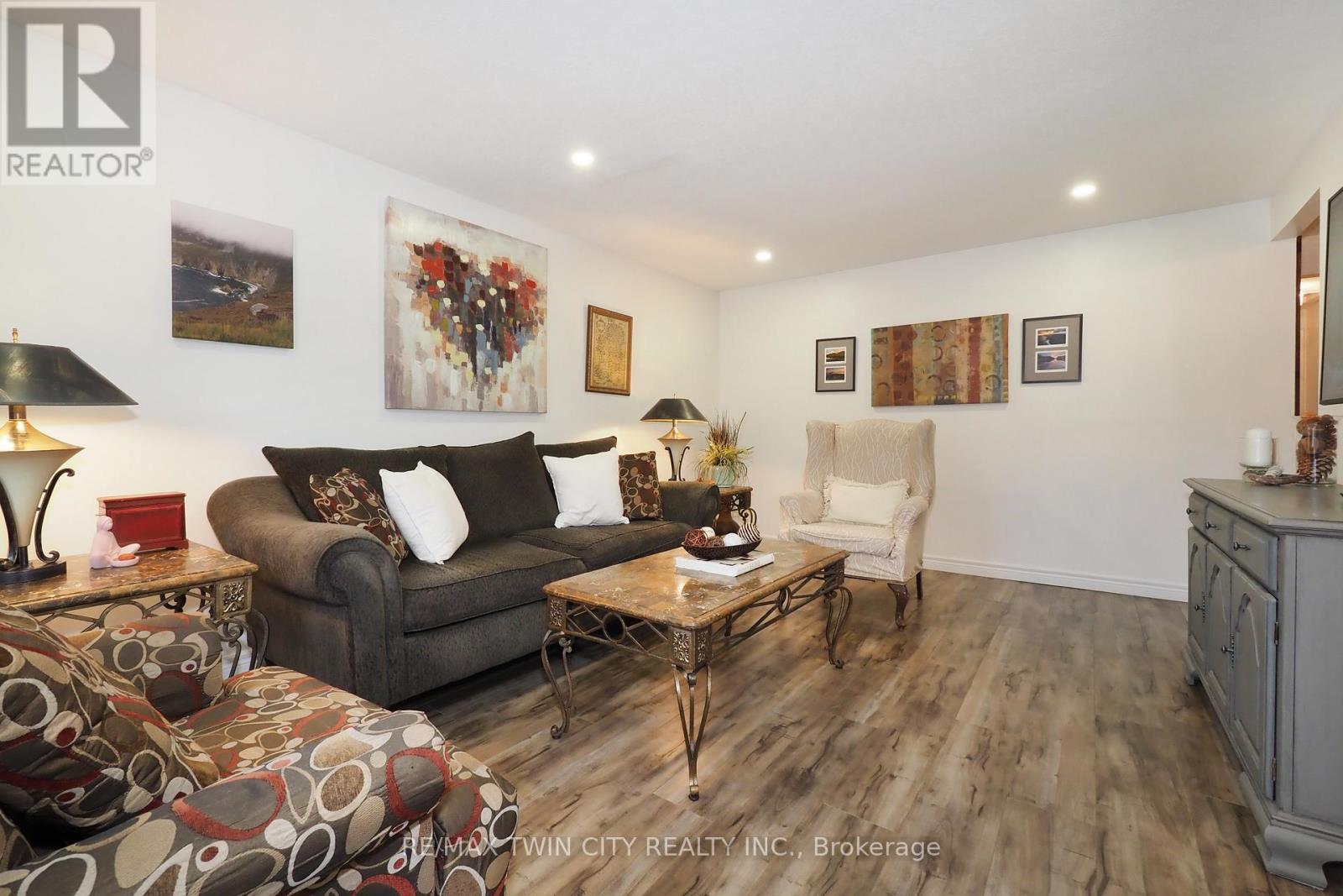 15 Milton Avenue W, Cambridge, Ontario  N3C 2Y3 - Photo 6 - X12912944