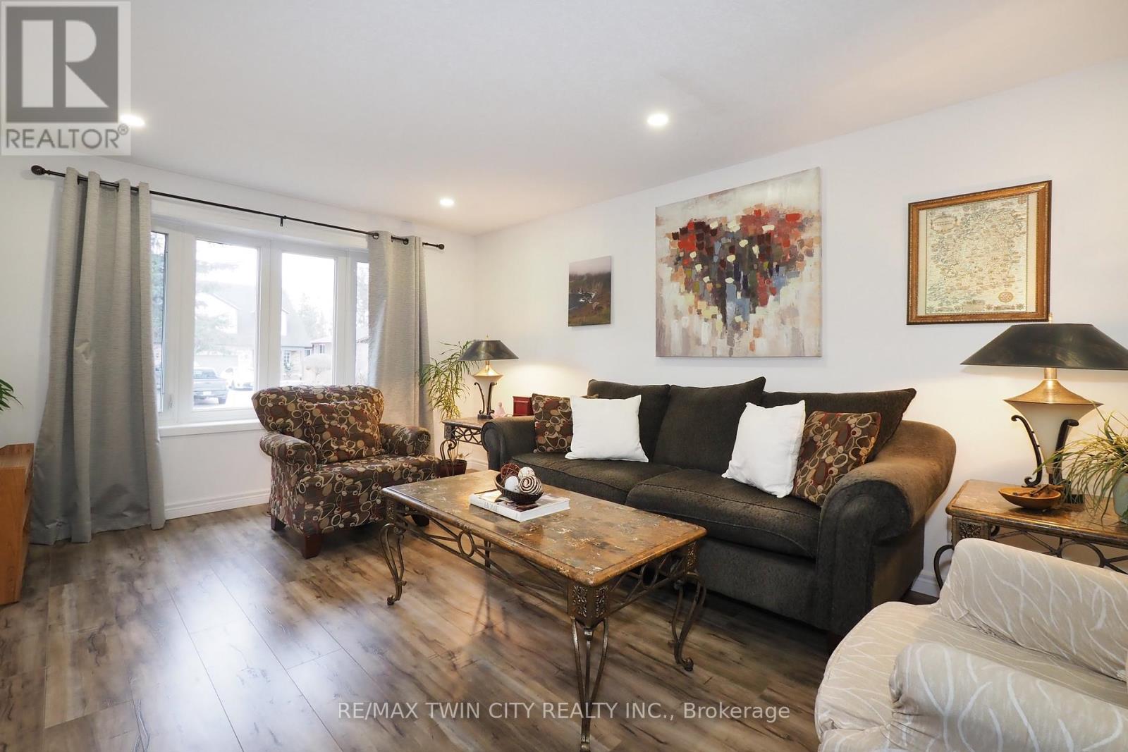 15 Milton Avenue W, Cambridge, Ontario  N3C 2Y3 - Photo 7 - X12912944