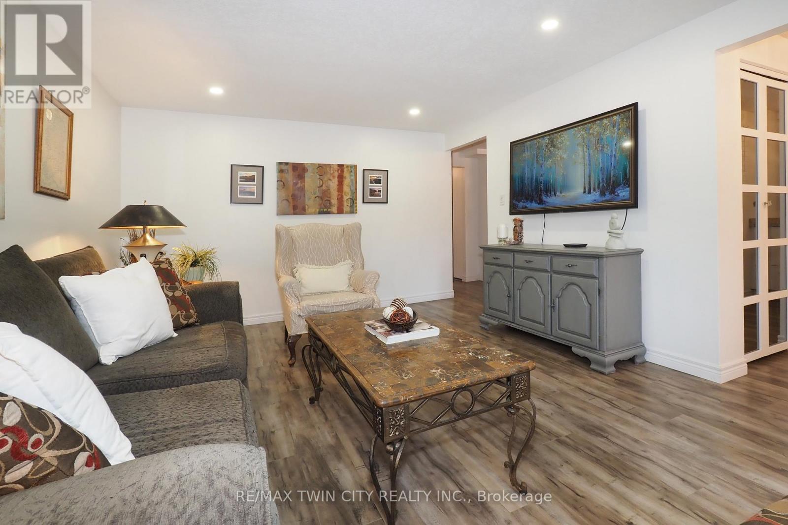 15 Milton Avenue W, Cambridge, Ontario  N3C 2Y3 - Photo 9 - X12912944