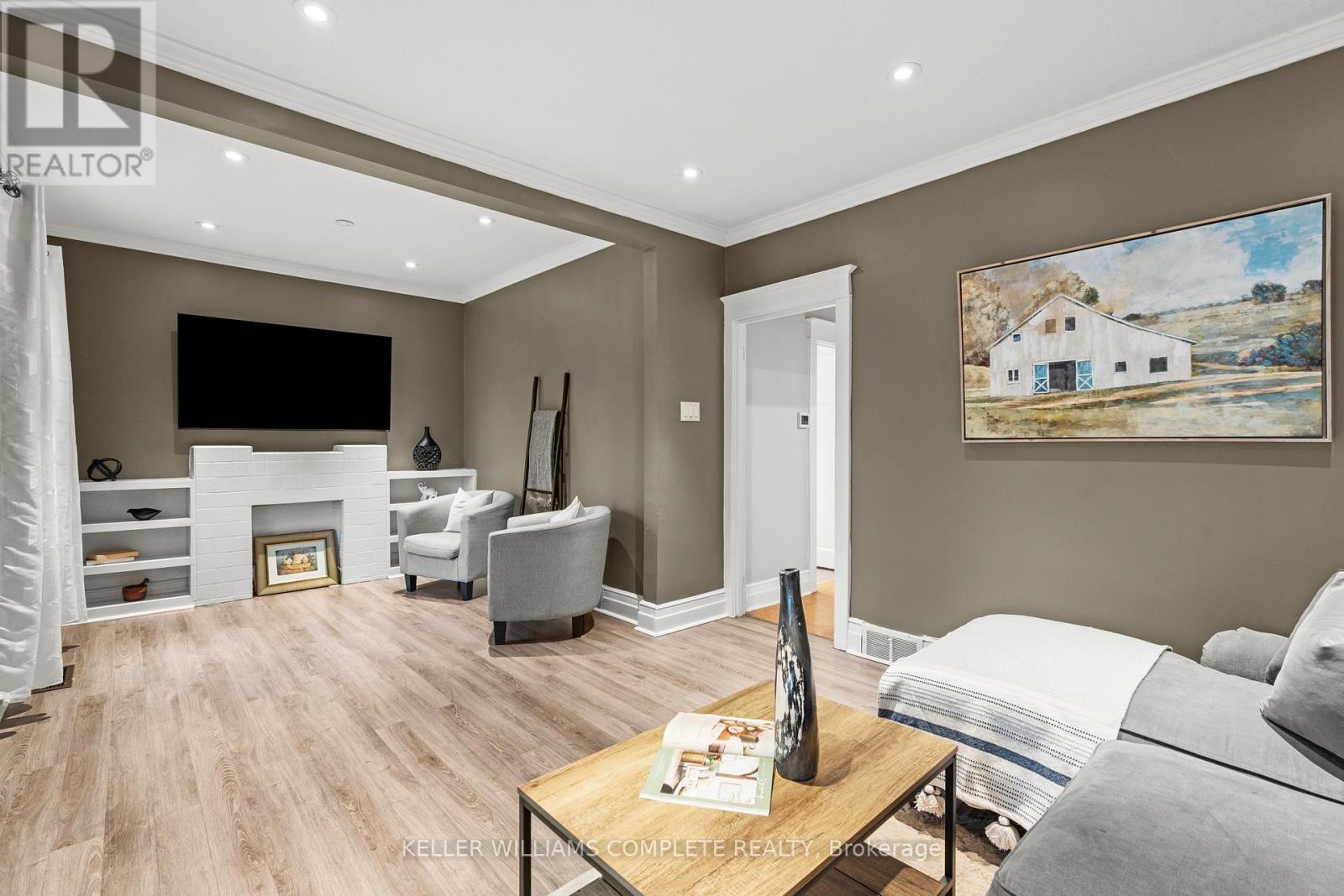 26 Garside Avenue N, Hamilton, Ontario  L8H 4W2 - Photo 5 - X12912960