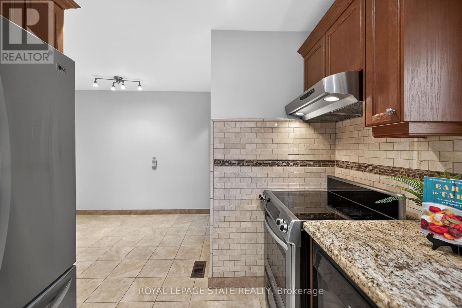 134 West 28th Street, Hamilton, Ontario  L9C 5B2 - Photo 13 - X12912966