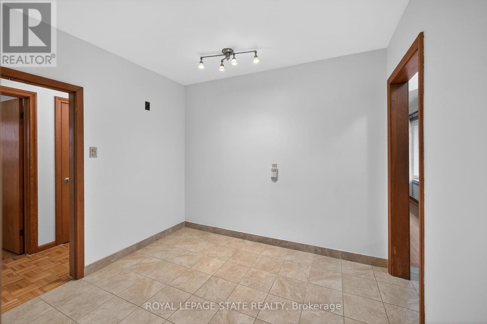 134 West 28th Street, Hamilton, Ontario  L9C 5B2 - Photo 8 - X12912966