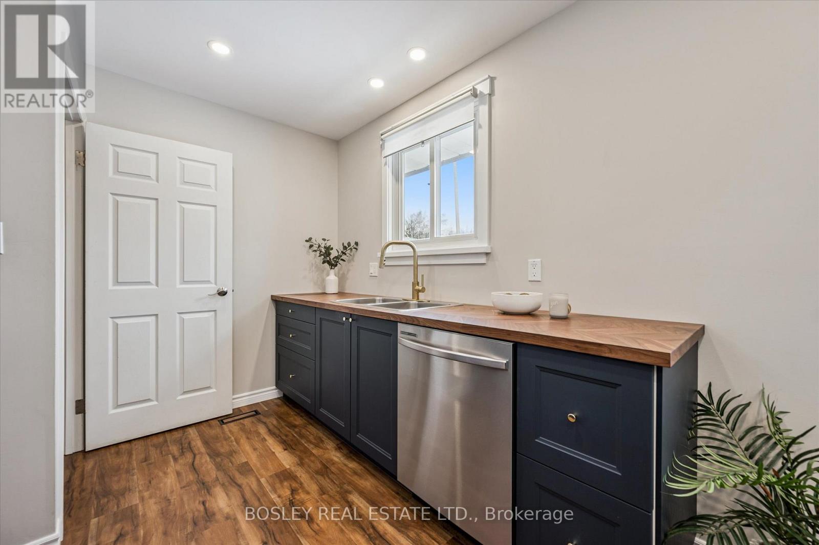 204 Irvine Street, Centre Wellington, Ontario  N0B 1S0 - Photo 11 - X12912972