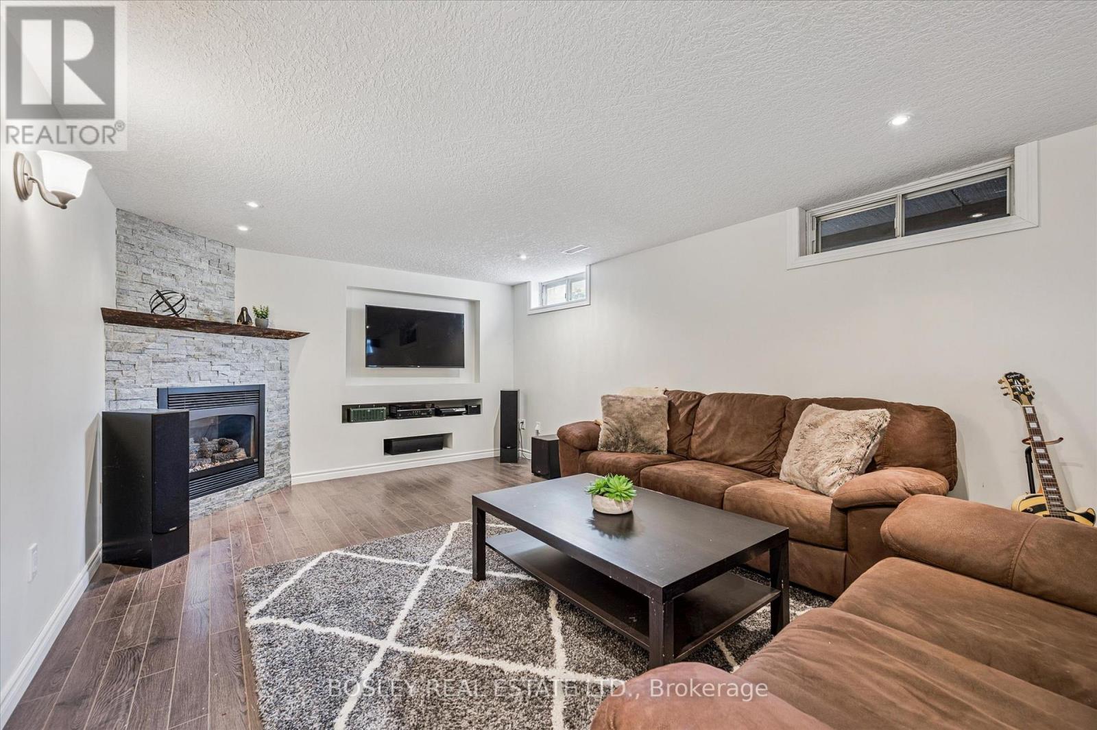 204 Irvine Street, Centre Wellington, Ontario  N0B 1S0 - Photo 20 - X12912972