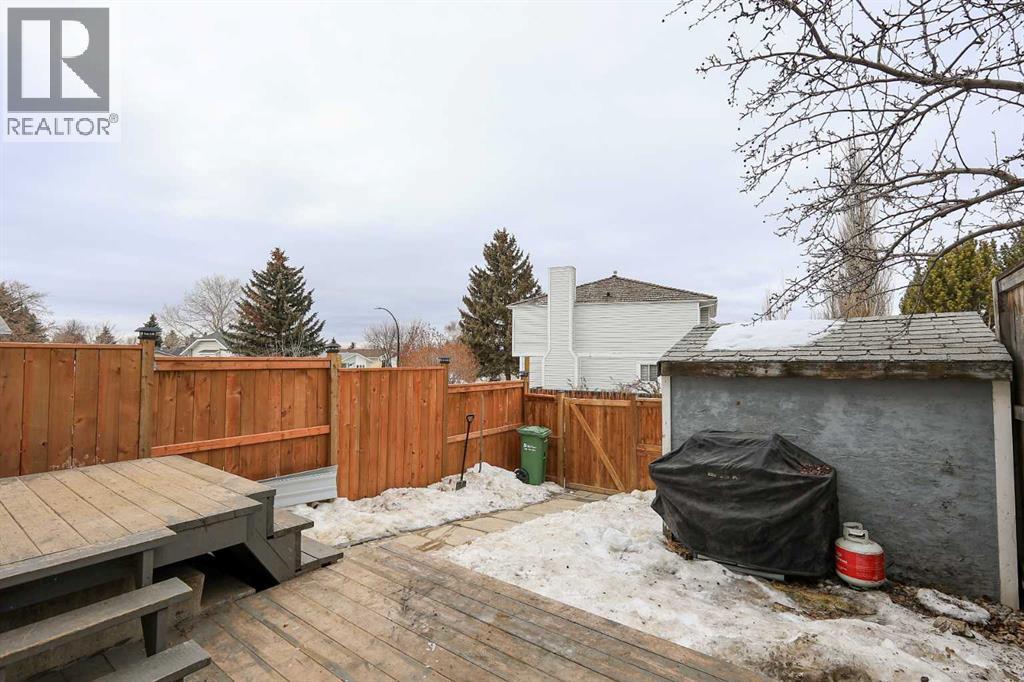 30 Ellenwood Drive, Red Deer, Alberta  T4R 2E3 - Photo 12 - A2293781