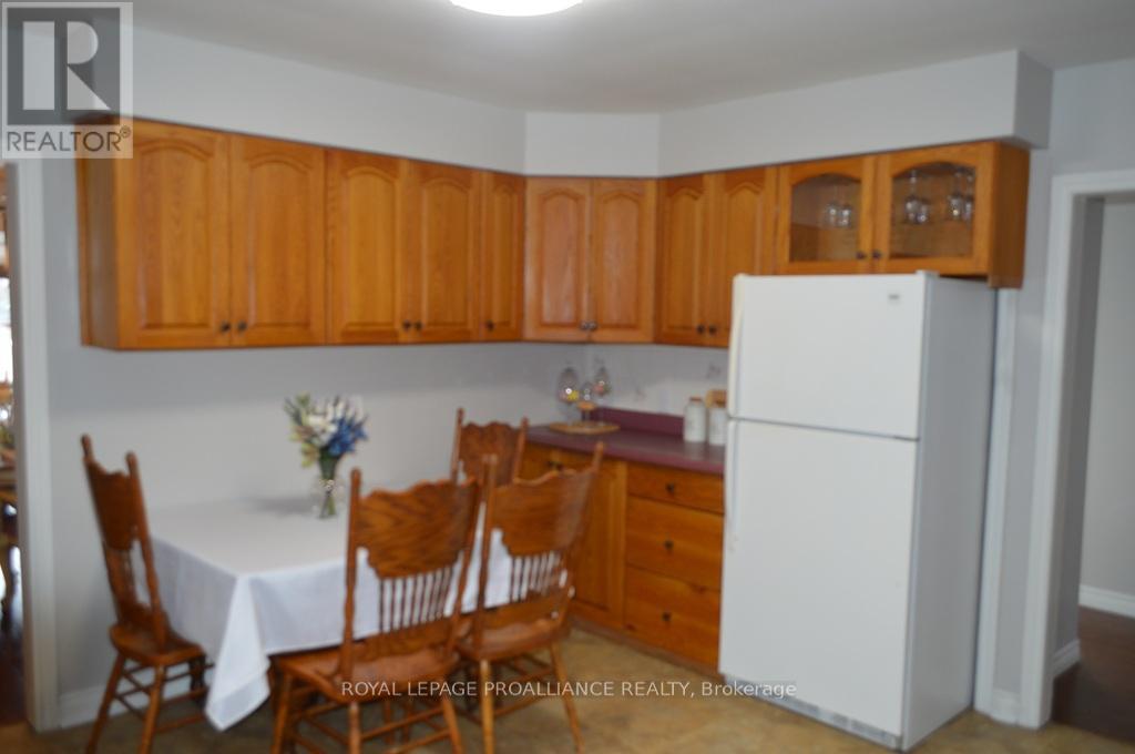 4 Gearin Street, Quinte West, Ontario  K8V 3Y1 - Photo 2 - X12912988