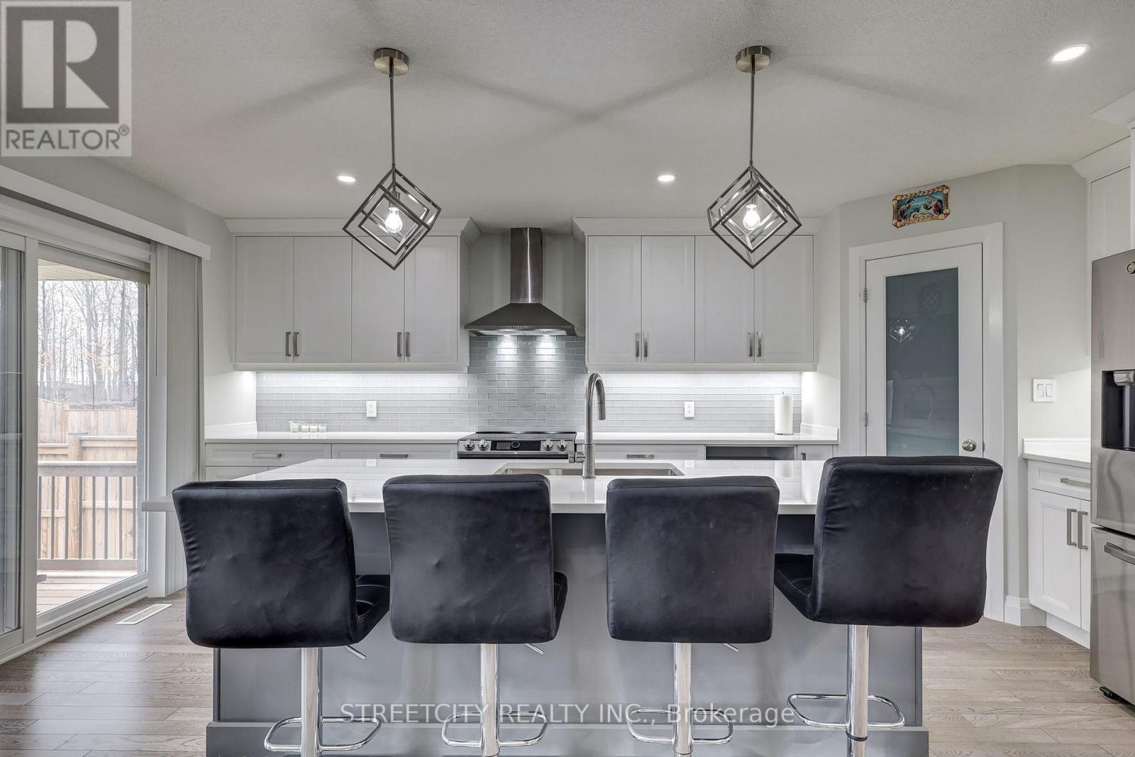 95 Optimist Drive, Southwold, Ontario  N5P 3T2 - Photo 13 - X12913004