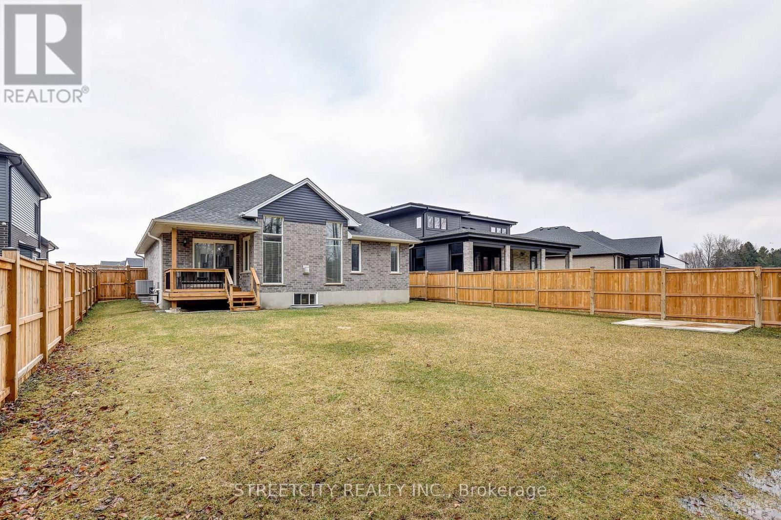 95 Optimist Drive, Southwold, Ontario  N5P 3T2 - Photo 43 - X12913004