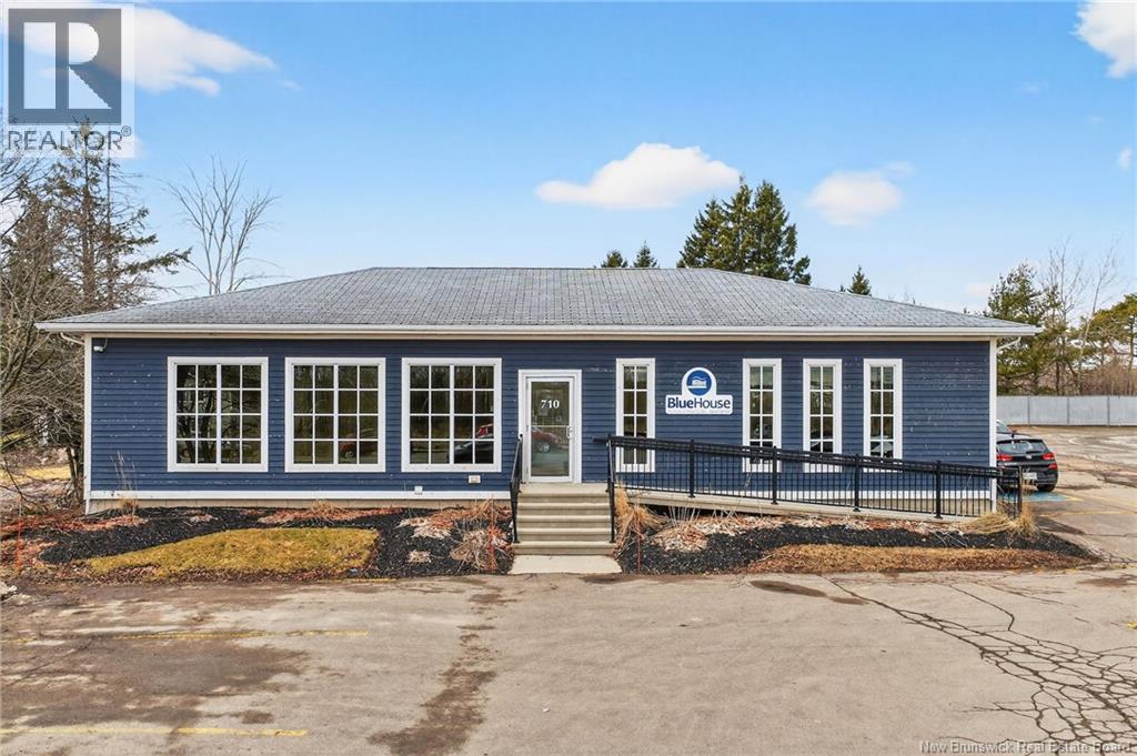 710 Elmwood, Moncton, New Brunswick  E1A 2X7 - Photo 1 - NB135535