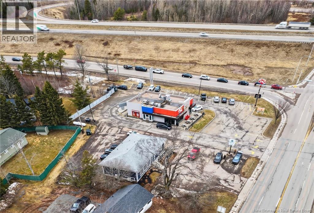 710 Elmwood, Moncton, New Brunswick  E1A 2X7 - Photo 11 - NB135535