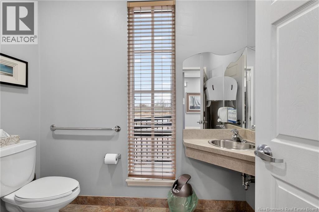 710 Elmwood, Moncton, New Brunswick  E1A 2X7 - Photo 19 - NB135535