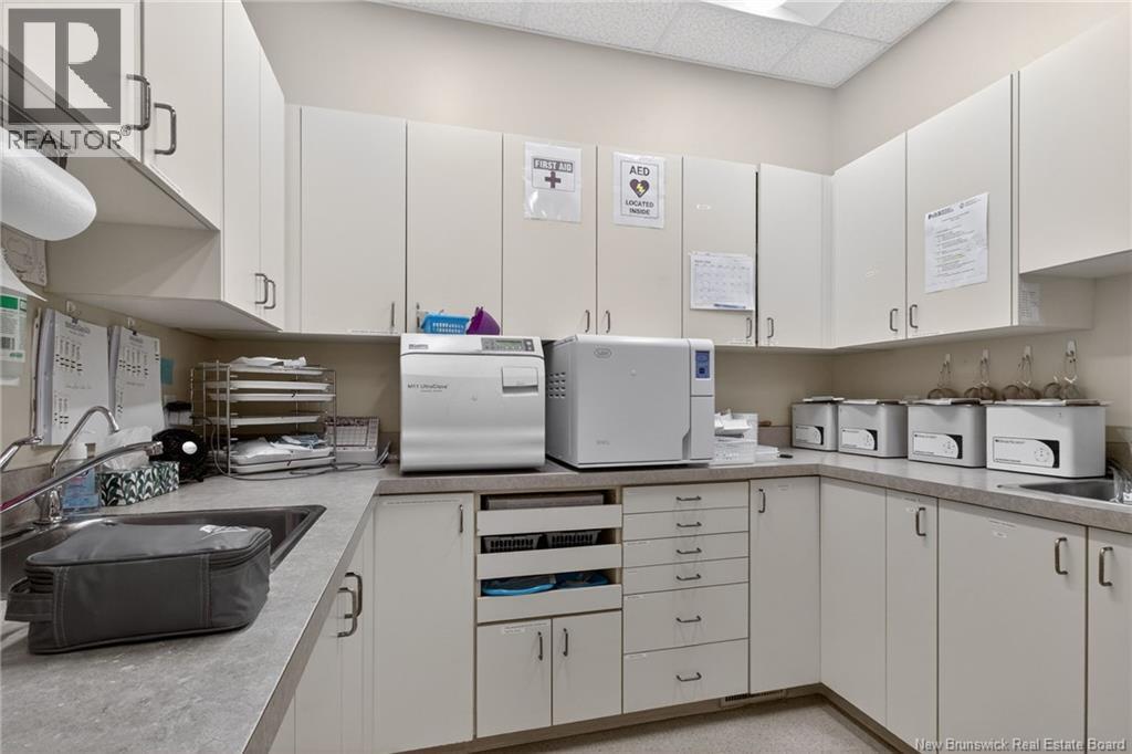 710 Elmwood, Moncton, New Brunswick  E1A 2X7 - Photo 30 - NB135535