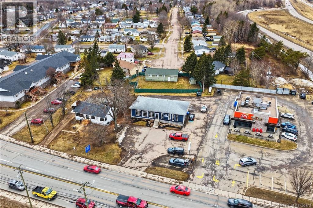 710 Elmwood, Moncton, New Brunswick  E1A 2X7 - Photo 9 - NB135535