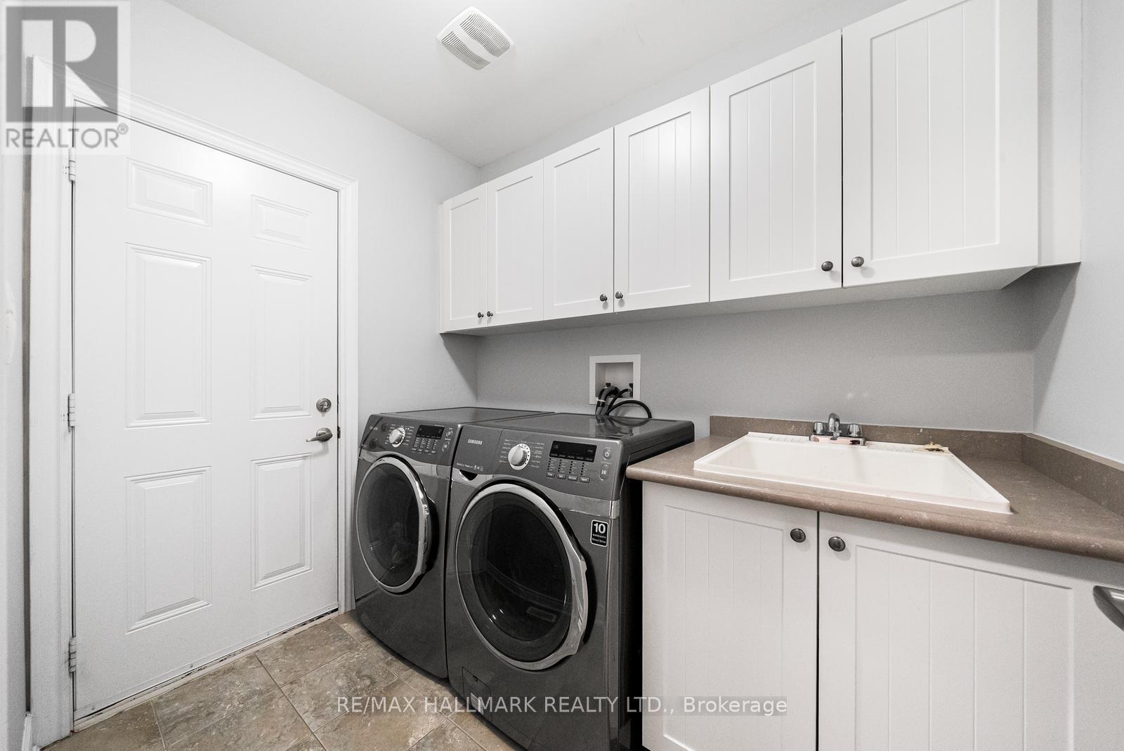 317 Oberfrick Avenue, Vaughan (Patterson), Ontario  L6A 0R5 - Photo 36 - N12912984