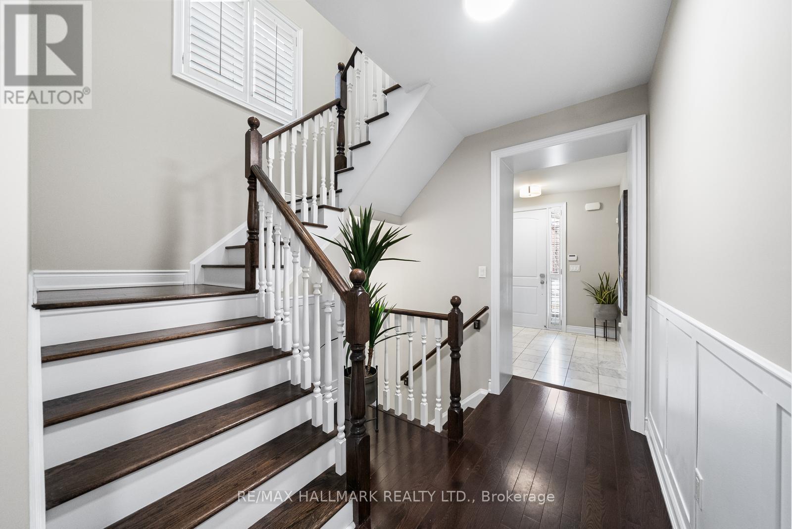 317 Oberfrick Avenue, Vaughan (Patterson), Ontario  L6A 0R5 - Photo 4 - N12912984