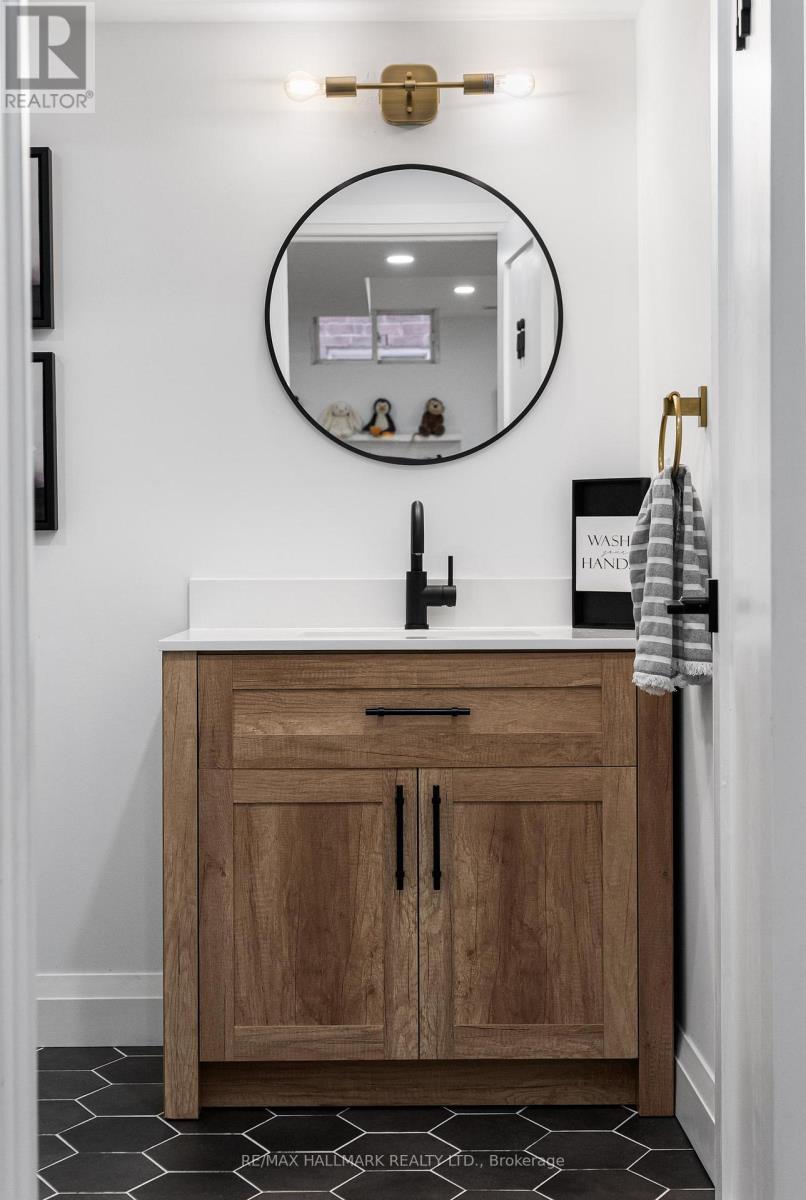 317 Oberfrick Avenue, Vaughan (Patterson), Ontario  L6A 0R5 - Photo 43 - N12912984