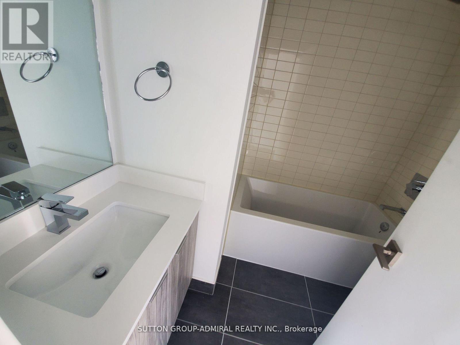 1003 - 2916 Highway 7 Road, Vaughan, Ontario  L4K 0K6 - Photo 8 - N12912992