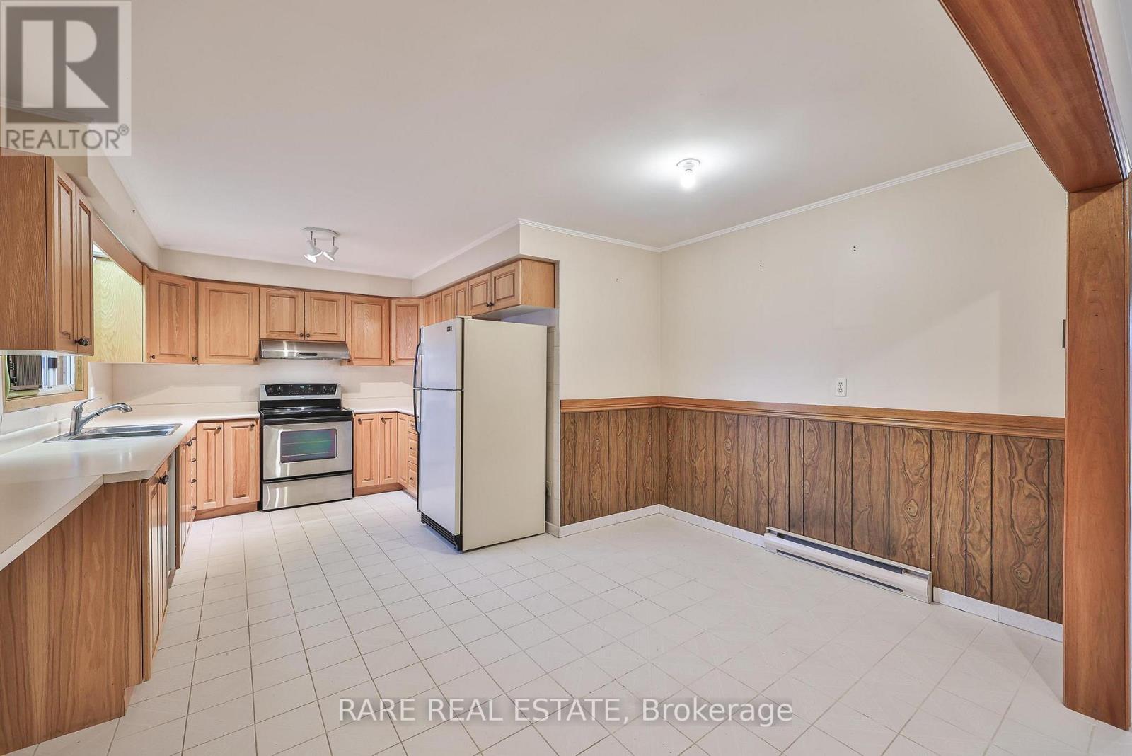 2348 Denise Road, Mississauga, Ontario  L4X 1J4 - Photo 10 - W12913000