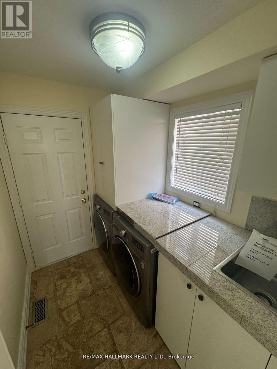 203 Landsbridge Street, Caledon, Ontario  L7E 2J6 - Photo 13 - W12913006