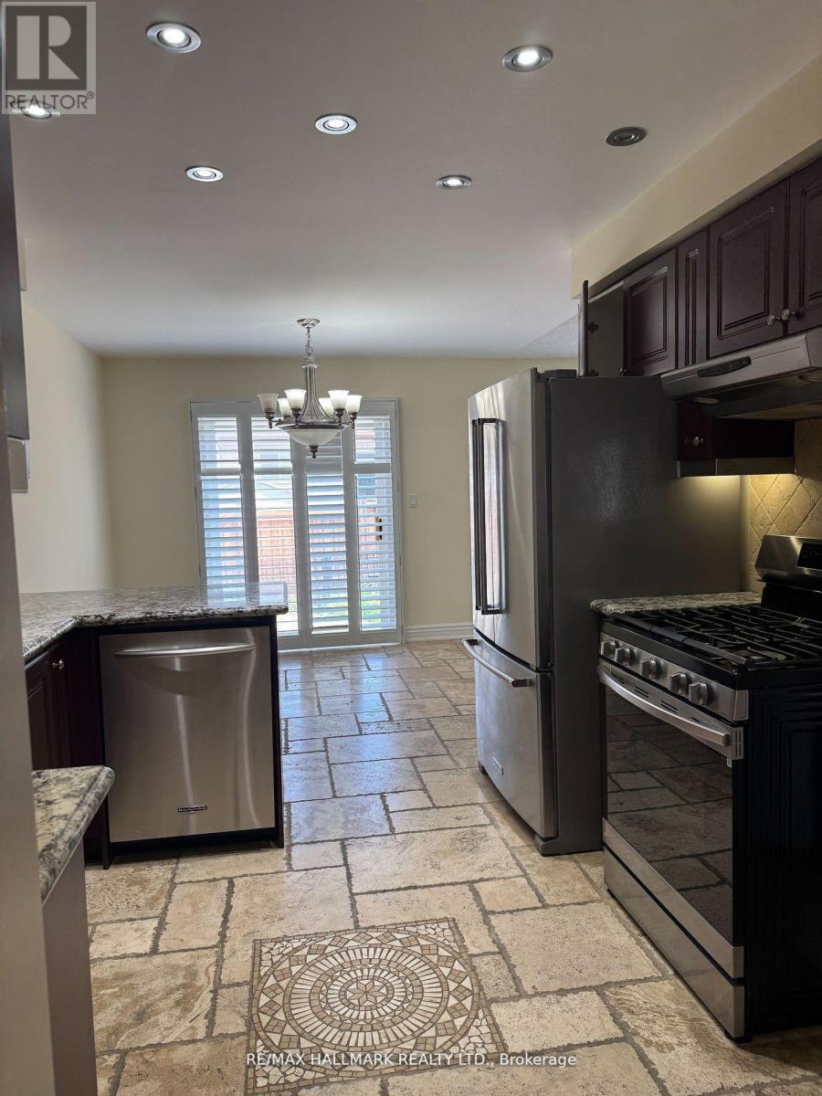 203 Landsbridge Street, Caledon, Ontario  L7E 2J6 - Photo 9 - W12913006