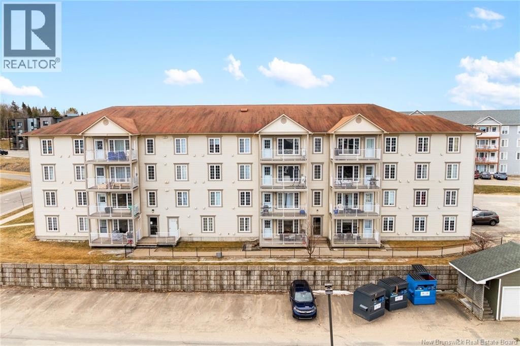 35 Lian Street Unit# 3, Fredericton, New Brunswick  E3C 0A8 - Photo 3 - NB135584