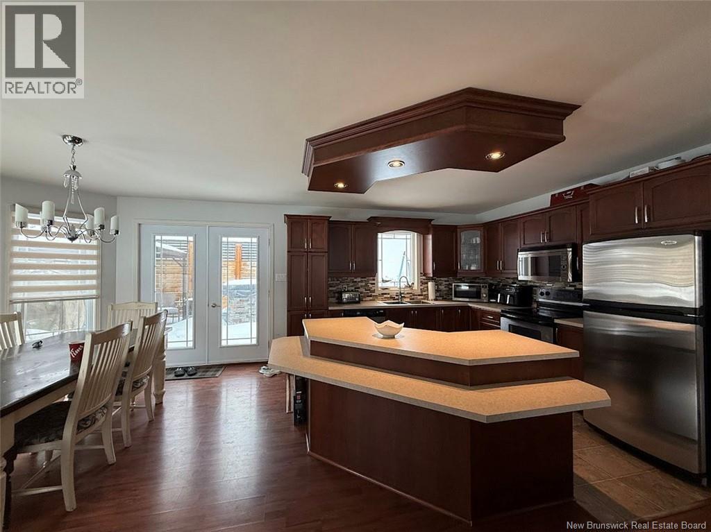 8 Des Plaines Avenue, Edmundston, New Brunswick  E3V 4X4 - Photo 2 - NB135499