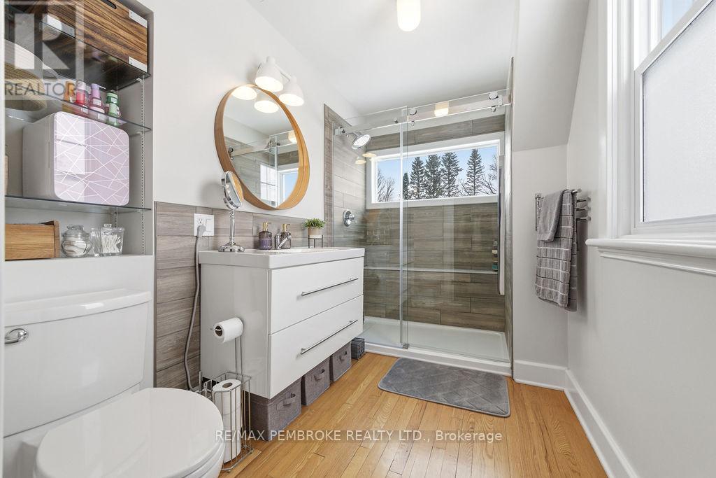 216 Metcalfe Street, Pembroke, Ontario  K8A 2V7 - Photo 18 - X12913018