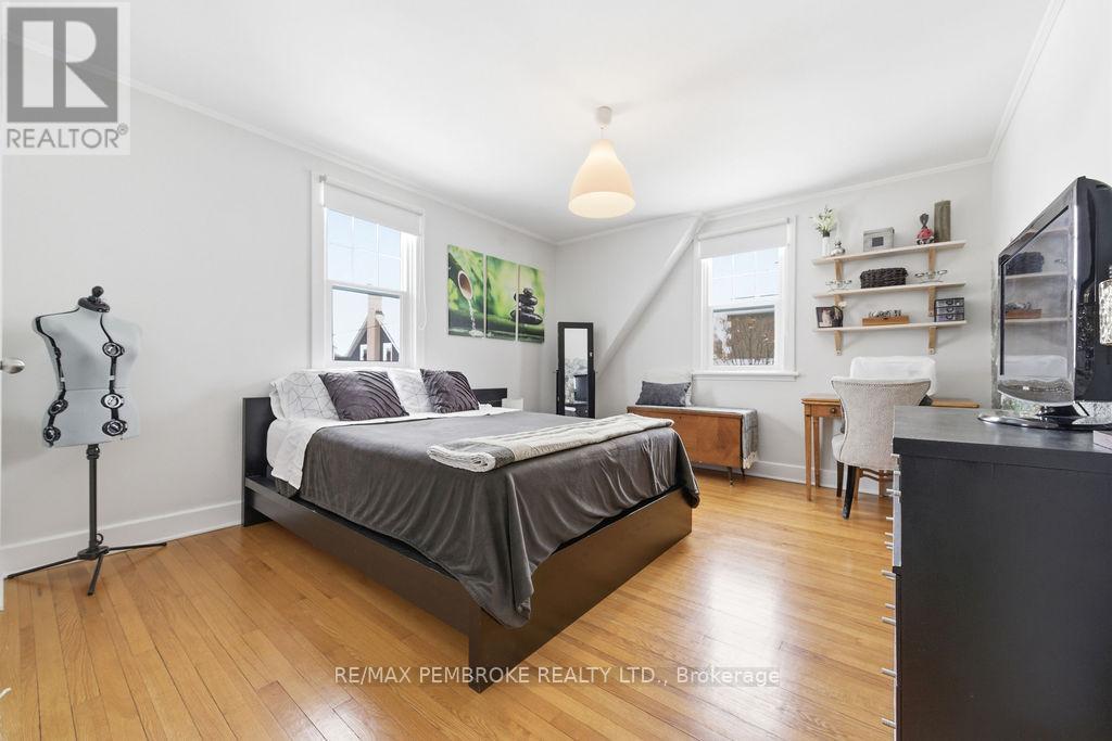 216 Metcalfe Street, Pembroke, Ontario  K8A 2V7 - Photo 19 - X12913018