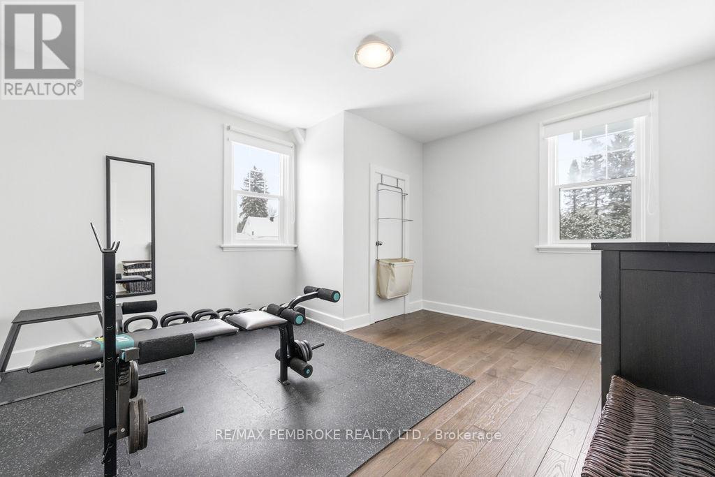 216 Metcalfe Street, Pembroke, Ontario  K8A 2V7 - Photo 20 - X12913018