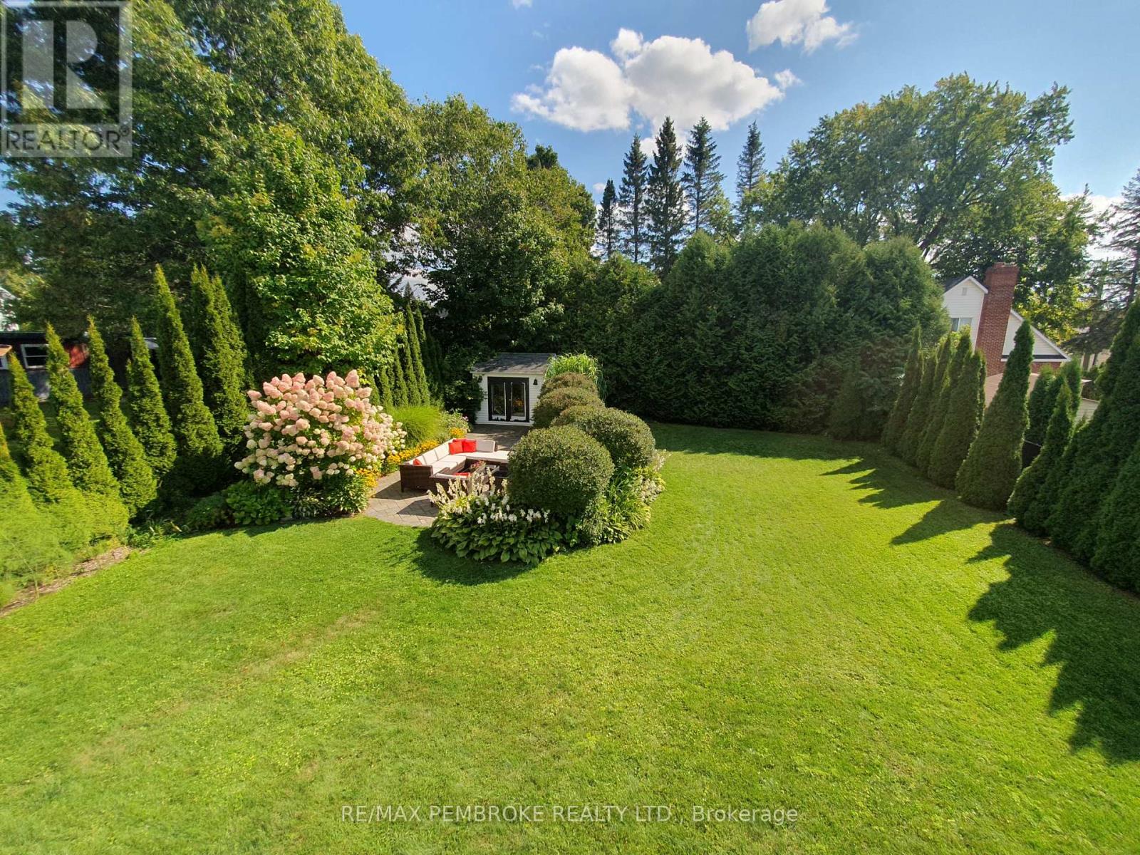 216 Metcalfe Street, Pembroke, Ontario  K8A 2V7 - Photo 26 - X12913018