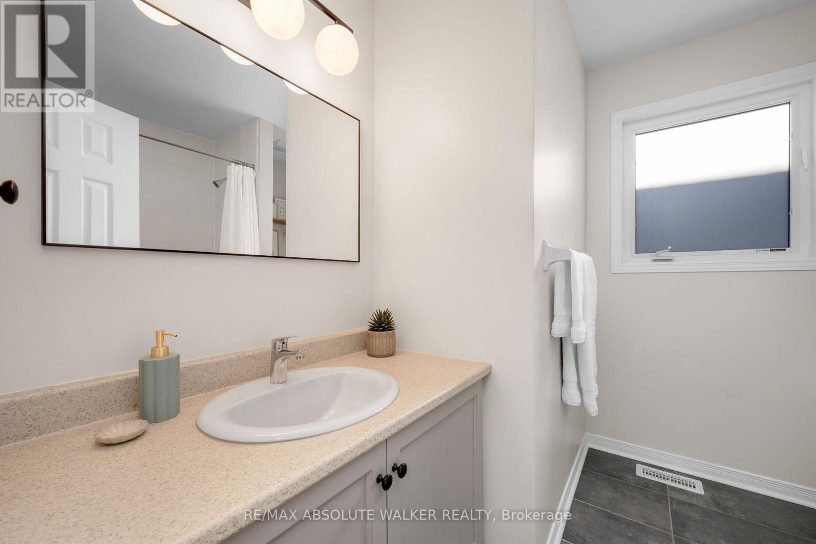 169 Streamside Crescent, Ottawa, Ontario  K2W 0A8 - Photo 37 - X12913034