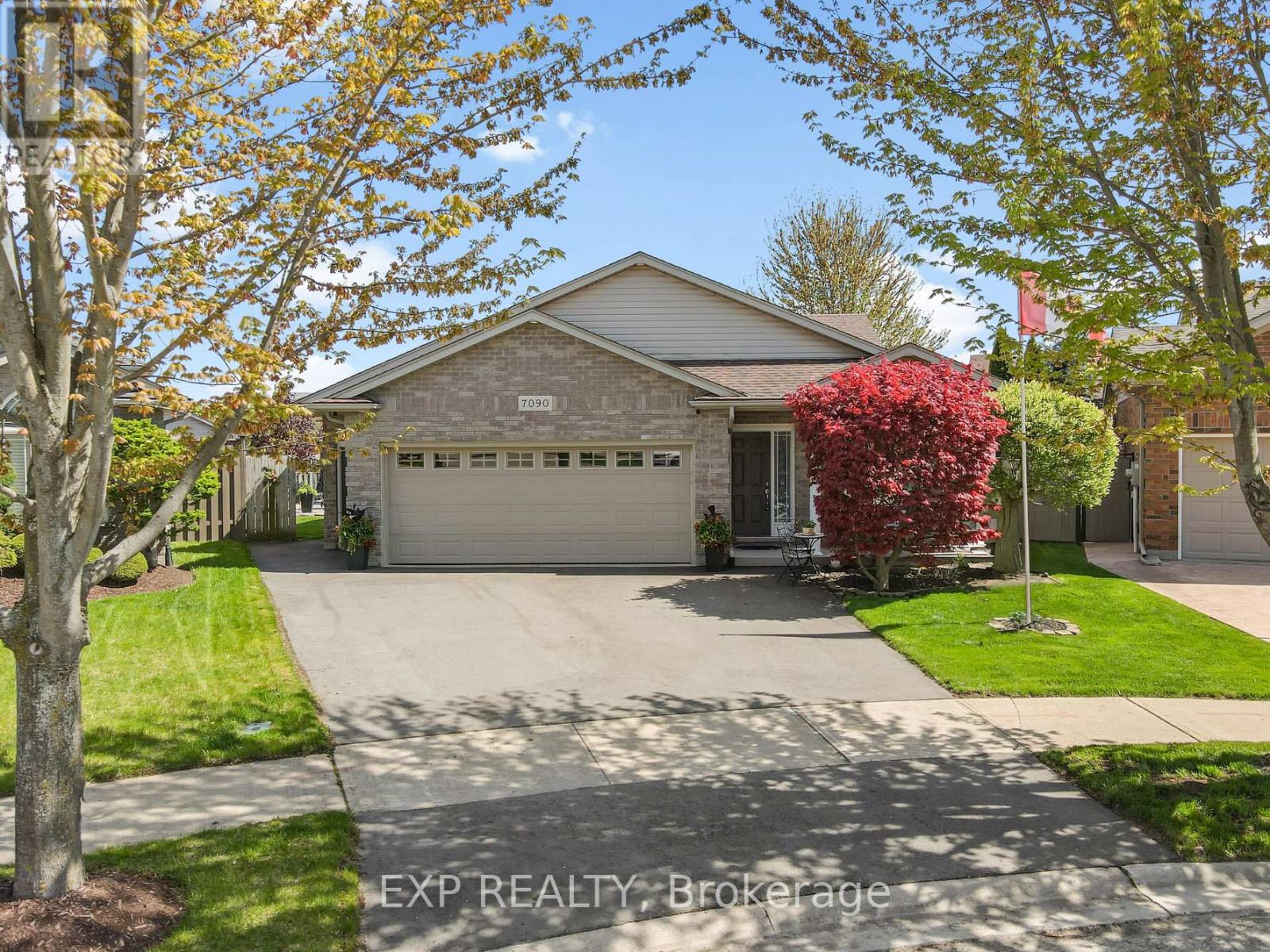 7090 Julie Drive, Niagara Falls, Ontario  L2H 3L4 - Photo 1 - X12913024