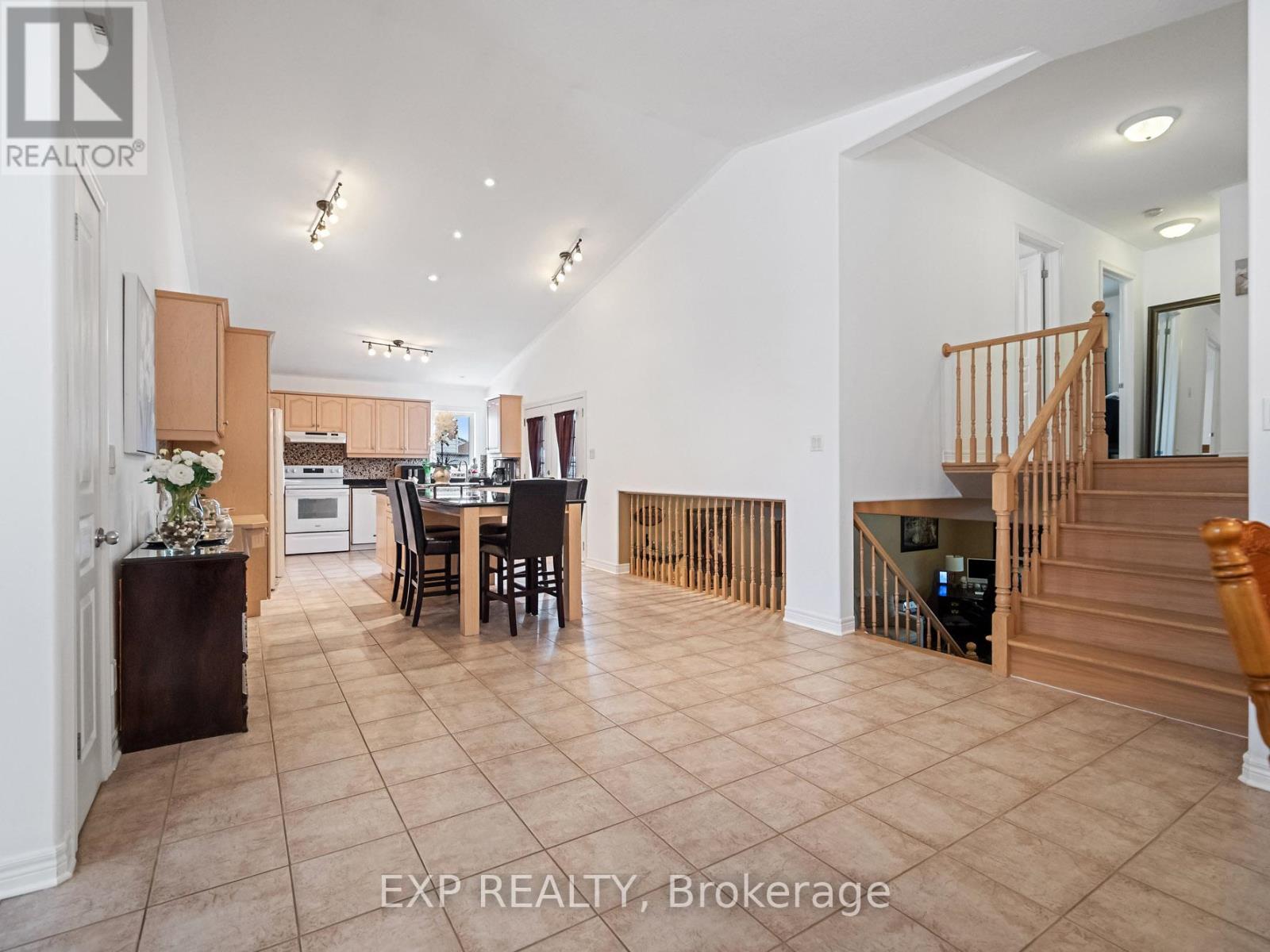 7090 Julie Drive, Niagara Falls, Ontario  L2H 3L4 - Photo 10 - X12913024