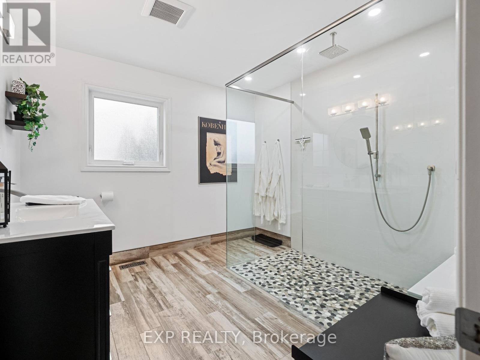 7090 Julie Drive, Niagara Falls, Ontario  L2H 3L4 - Photo 19 - X12913024